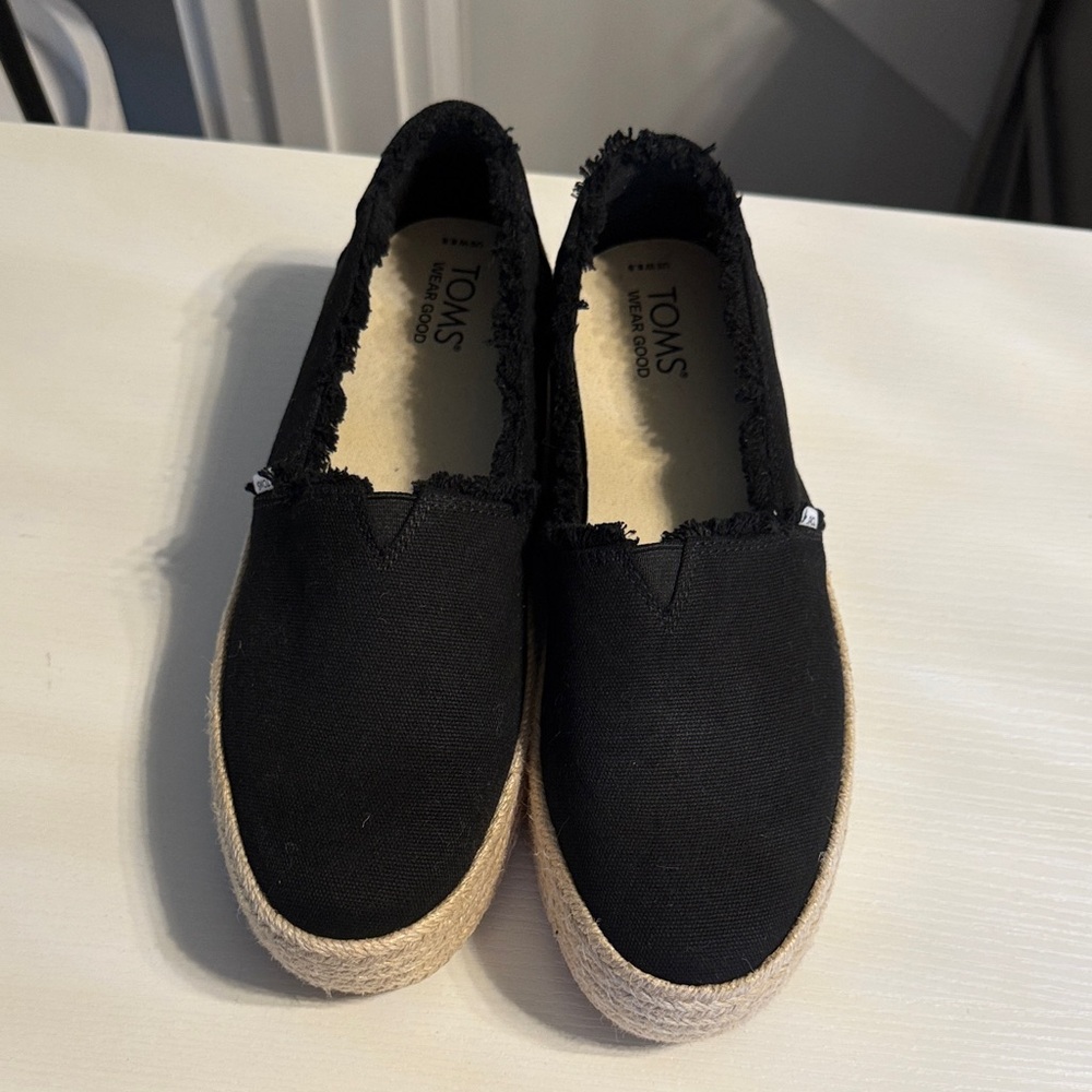 TOMS Women's Black Espadrille Shoes. Never worn